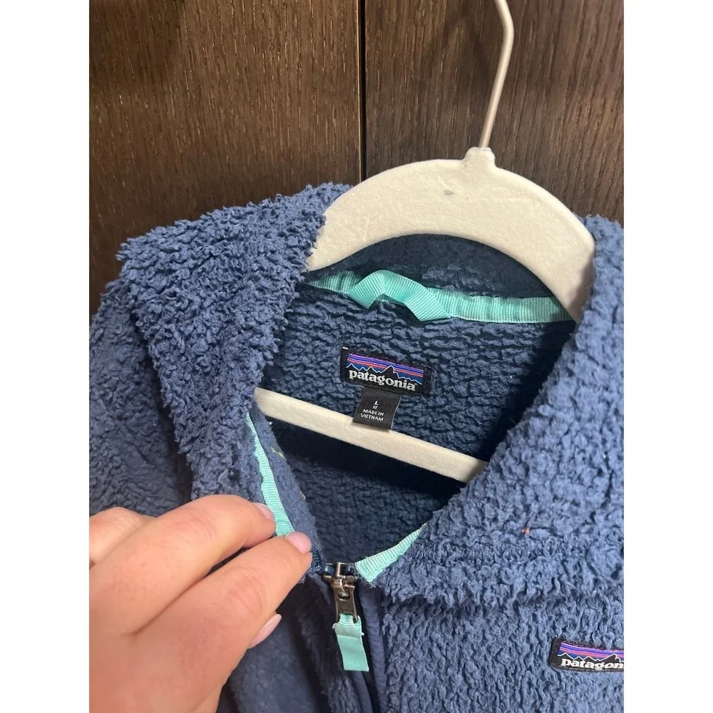 Patagonia Girls' Los Gatos Hoody in a blue/gray color girls large‎